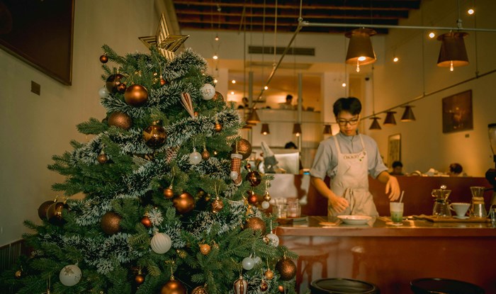 The Benefits of Gaining Experience in Hospitality During Christmas